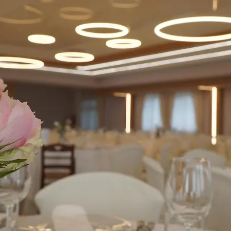 萨乌托皇宫酒店