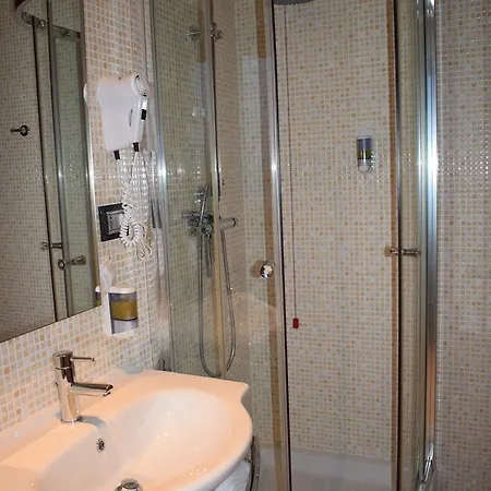 萨乌托皇宫酒店 酒店